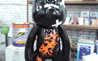 商場潮流創意彩繪玻璃鋼卡通熊雕塑