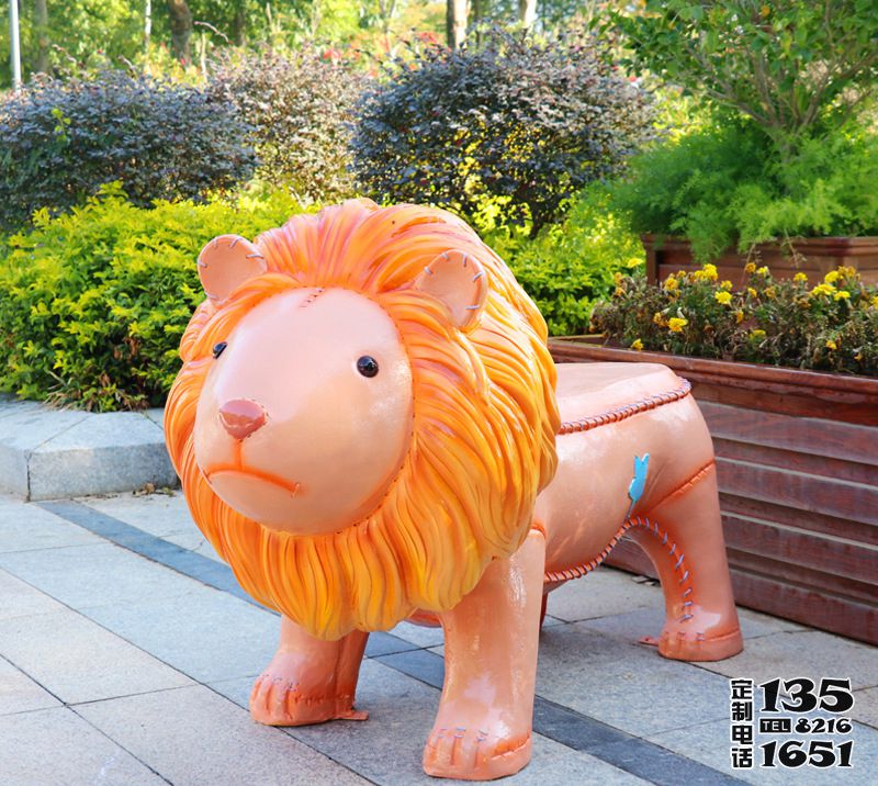 動物園玻璃鋼彩繪卡通獅子雕塑 動物園玻璃鋼彩繪卡通獅子雕塑