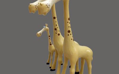 景區(qū)玻璃鋼彩繪卡通長(zhǎng)頸鹿雕塑