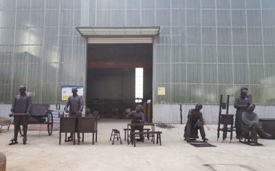 景區創意玻璃鋼仿銅民俗小品人物雕塑