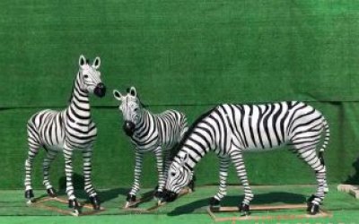 園創意玻璃鋼大型仿真動物斑馬雕塑