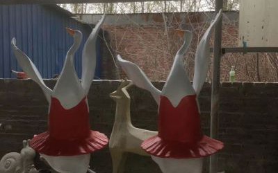 景區創意個性玻璃鋼跳舞中的白天鵝雕塑