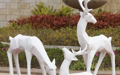 小區街道玻璃鋼幾何白色鹿雕塑