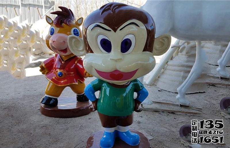 游樂(lè)場(chǎng)擺放的玻璃鋼彩繪卡通猴子雕塑