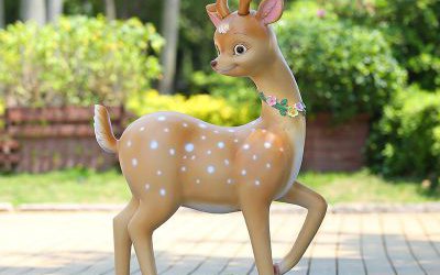 公園戶外玻璃鋼卡通彩繪梅花鹿雕塑