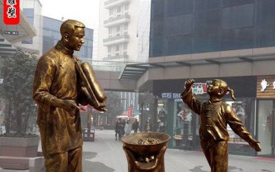步行街擺放玻璃鋼仿銅小吃人物雕塑