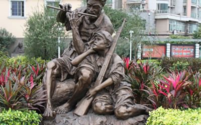 校園景區玻璃鋼仿銅人物景觀八路軍雕塑