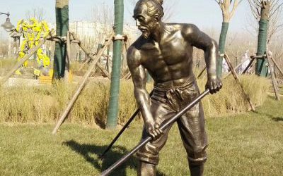 戶外景觀鋤草的農民玻璃鋼仿銅擺件春耕人物雕塑