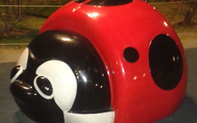 城市街道公園玻璃鋼卡通仿真動(dòng)物七星瓢蟲雕塑