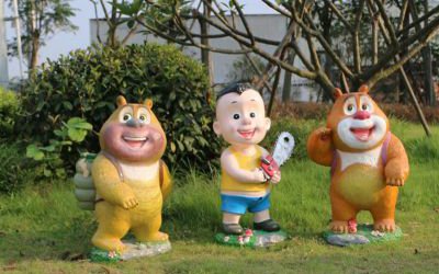 兒童游樂園擺放熊出沒小光頭強(qiáng)玻璃鋼卡通動(dòng)畫人物雕塑