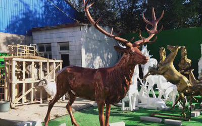 公園景區玻璃鋼仿銅戶外大型梅花鹿雕塑