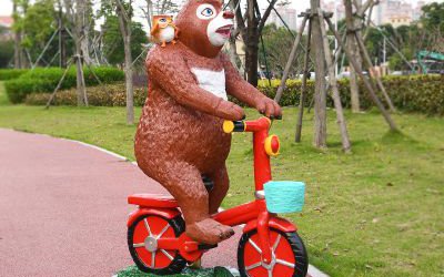 游樂(lè)場(chǎng)玻璃鋼卡通熊出沒(méi)熊大雕塑