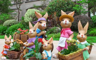 公園玻璃鋼彩繪卡通兔子花盆雕塑