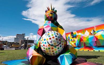 戶外廣場(chǎng)創(chuàng)意玻璃鋼彩繪卡通幾何熊雕塑